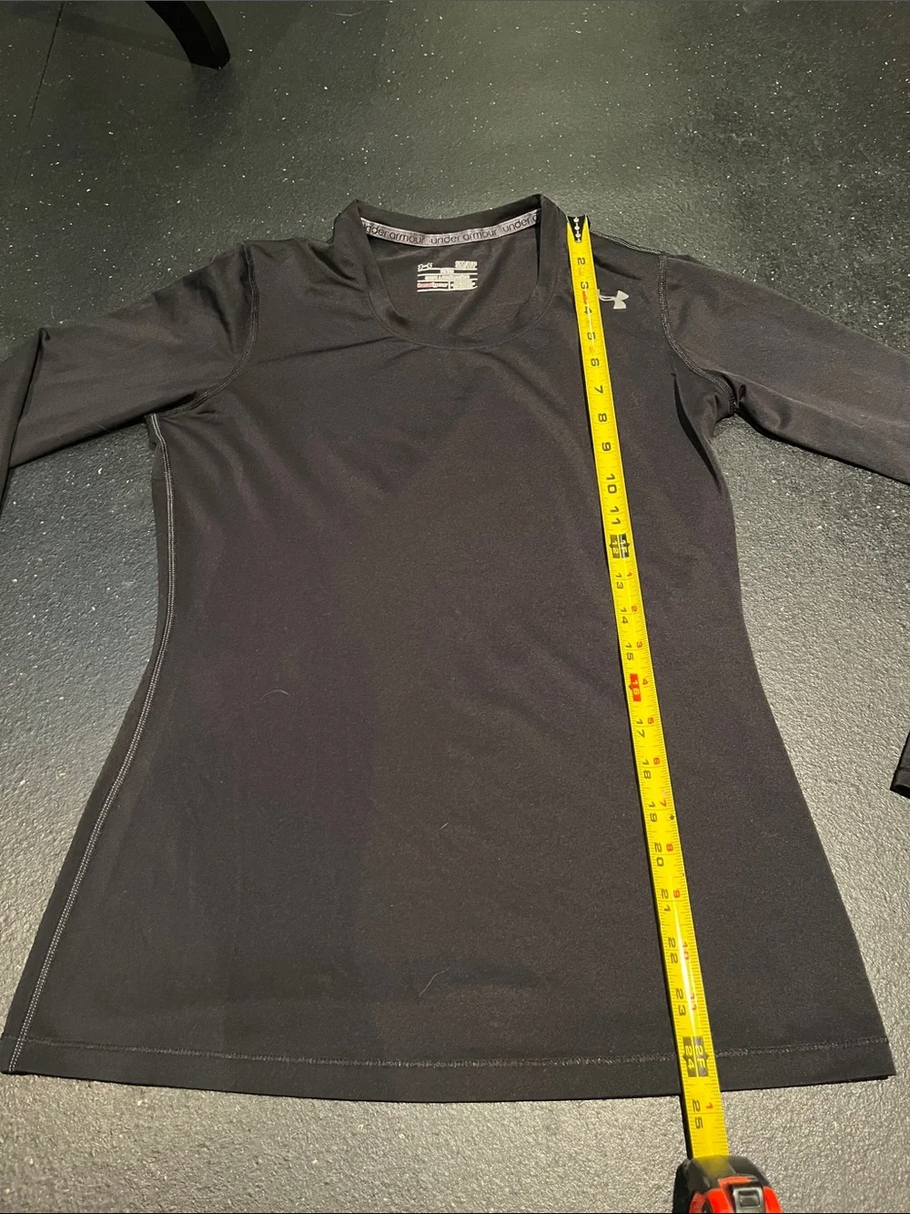 Under Armour Black Women's Long-Sleeve Performance Top - Picture 2 of 5